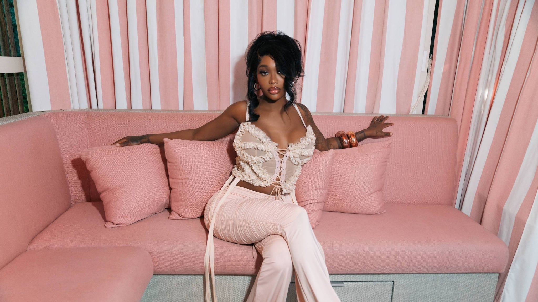 Summer Walker speaking in a new interview about old shower rumors